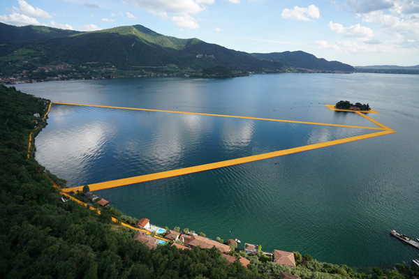 ������� ����� ���� Iseo �� Christo and Jeanne-Claud, �����: Wolfgang Volz