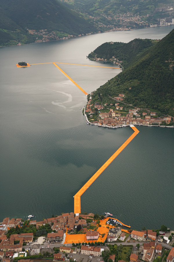 ������� ����� ���� Iseo �� Christo and Jeanne-Claud, �����: Wolfgang Volz