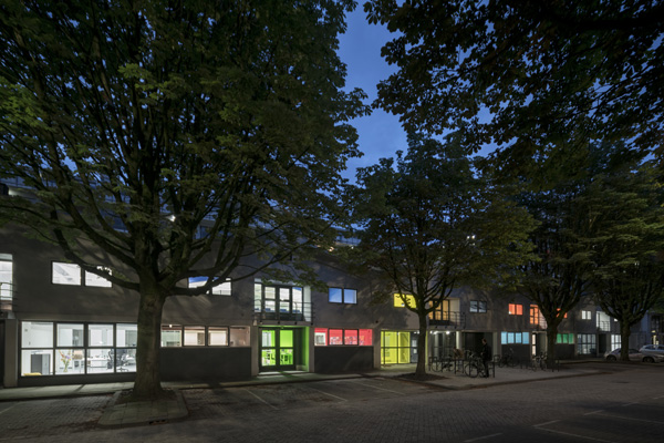 ����� Het Industriegebouw,���� ����� �-1952 �����: Ossip van Duivenbode
