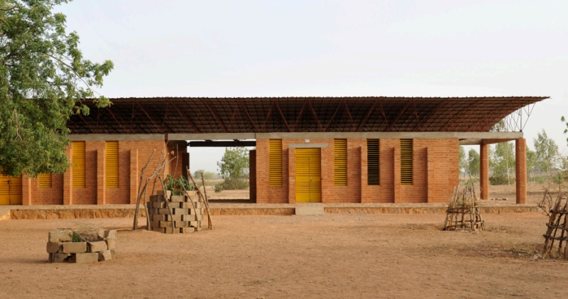 .Gando Primary School 2001 Gando,Burkina Faso. Photo courtesy of Erik-Jan Ouwerkerk