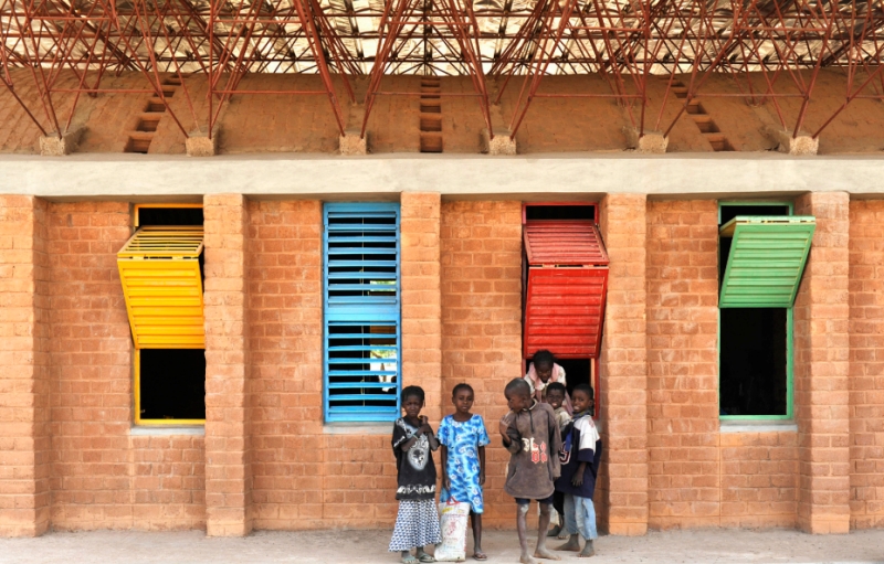.Gando Primary School 2001 Gando,Burkina Faso. Photo courtesy of Erik-Jan Ouwerkerk