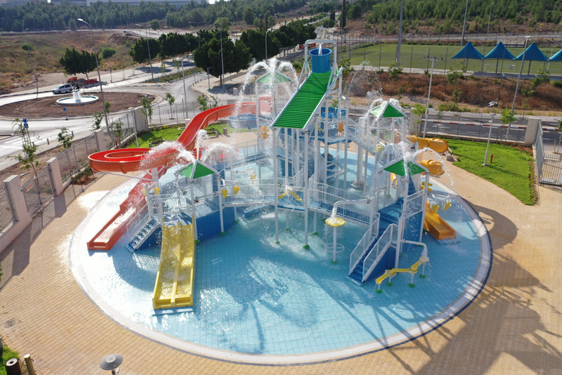 מתקני שעשועים מגוונים לשכבות גיל שונות, באדיבות V5 אדריכלים, צילום רן ארדה